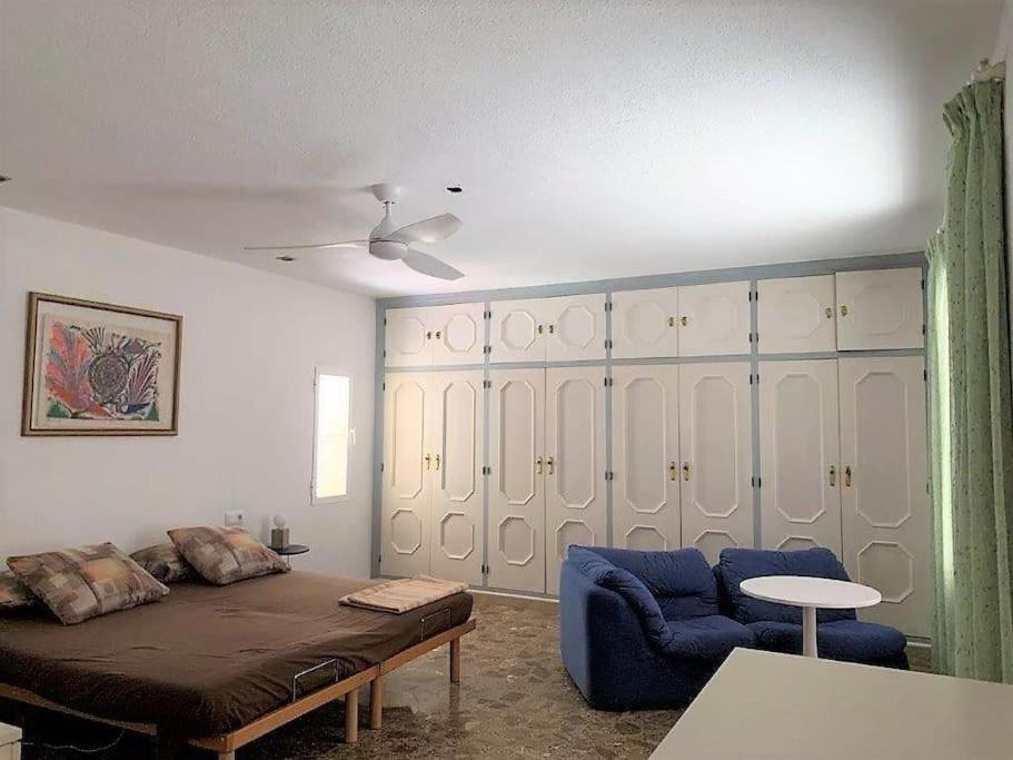 Luxury Villa 20Mts Far From The Sea オリウエラ エクステリア 写真