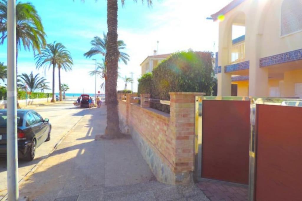 Luxury Villa 20Mts Far From The Sea オリウエラ エクステリア 写真