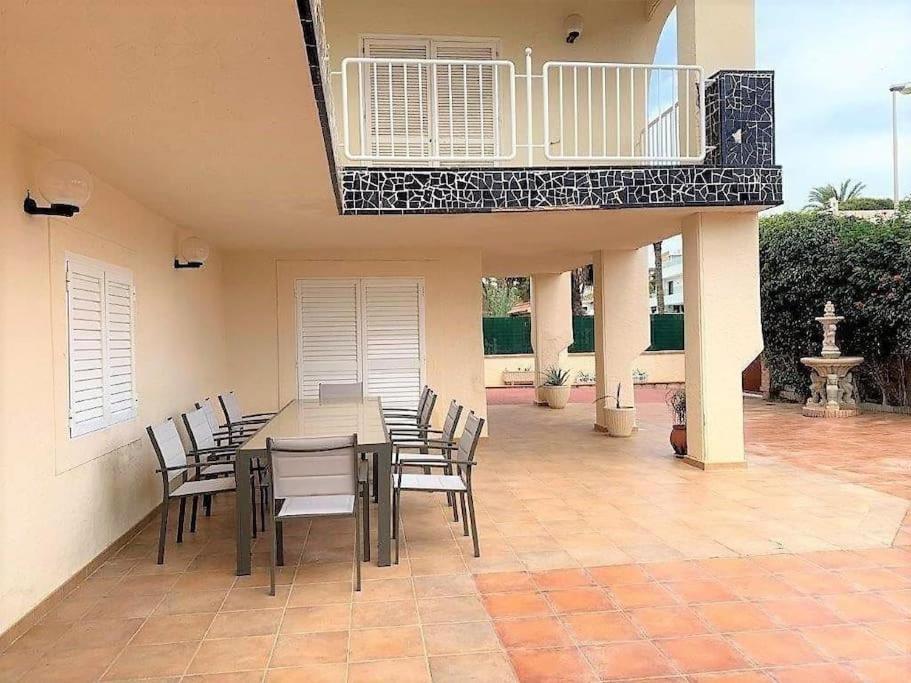 Luxury Villa 20Mts Far From The Sea オリウエラ エクステリア 写真