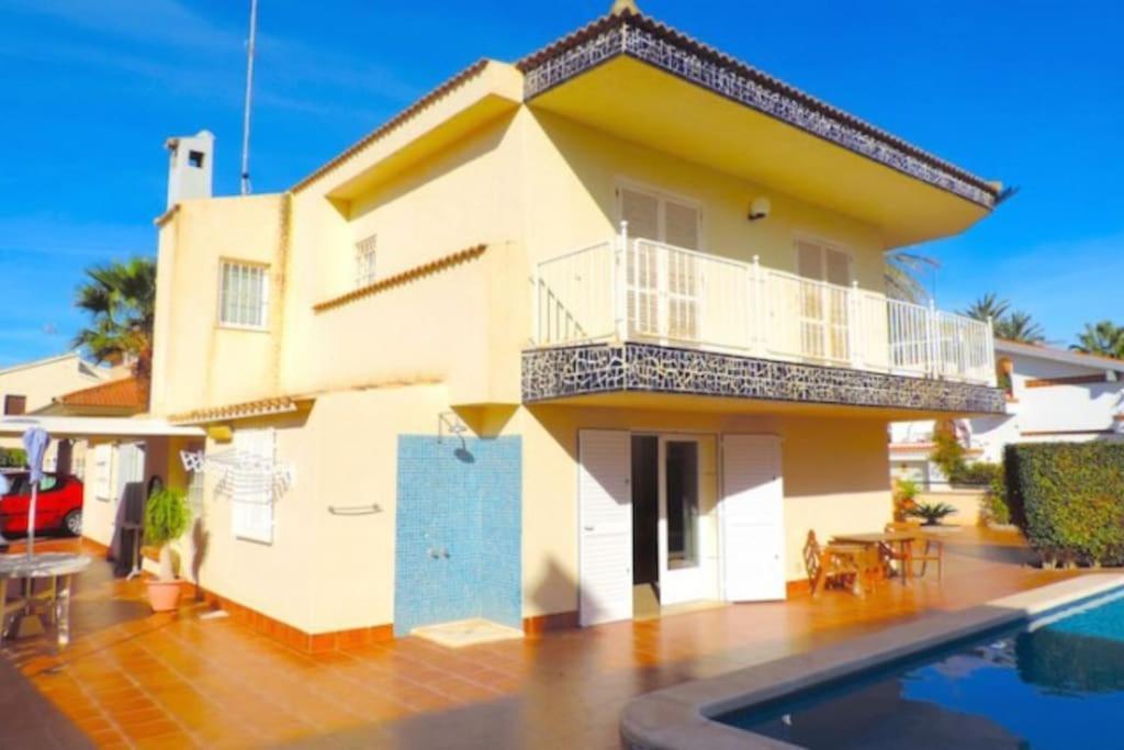 Luxury Villa 20Mts Far From The Sea オリウエラ エクステリア 写真